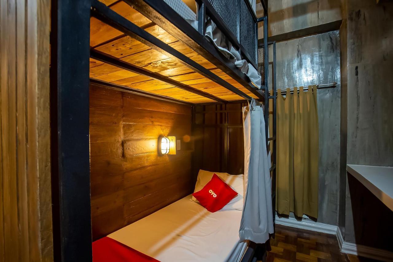 Oyo 821 Connector Hostel 马卡蒂 外观 照片