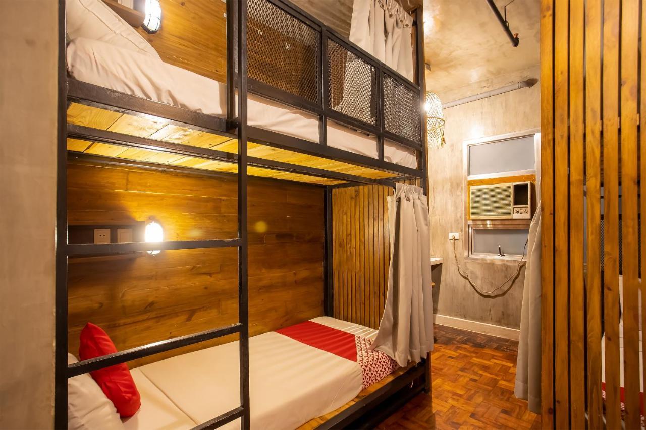 Oyo 821 Connector Hostel 马卡蒂 外观 照片