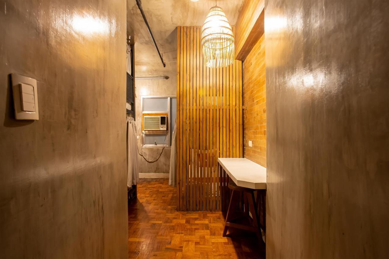 Oyo 821 Connector Hostel 马卡蒂 外观 照片
