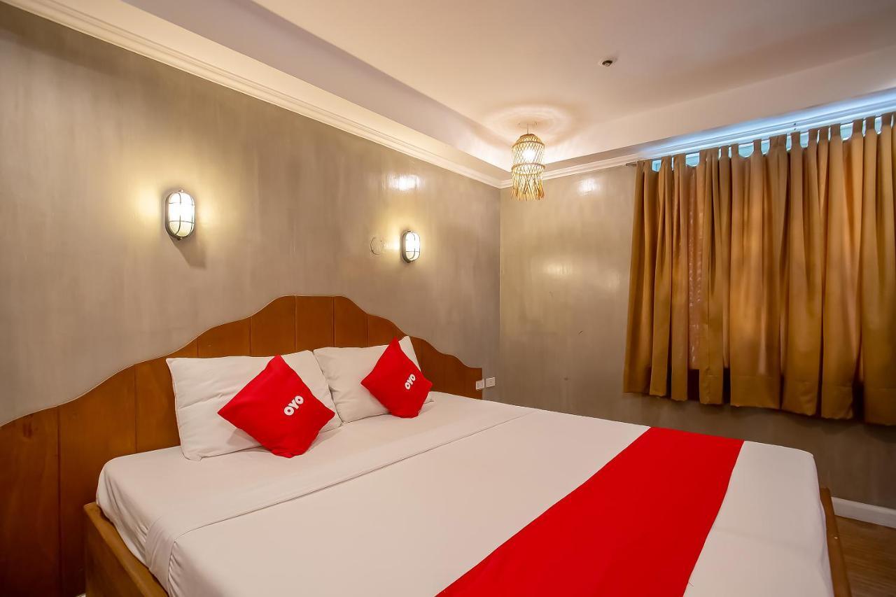 Oyo 821 Connector Hostel 马卡蒂 外观 照片
