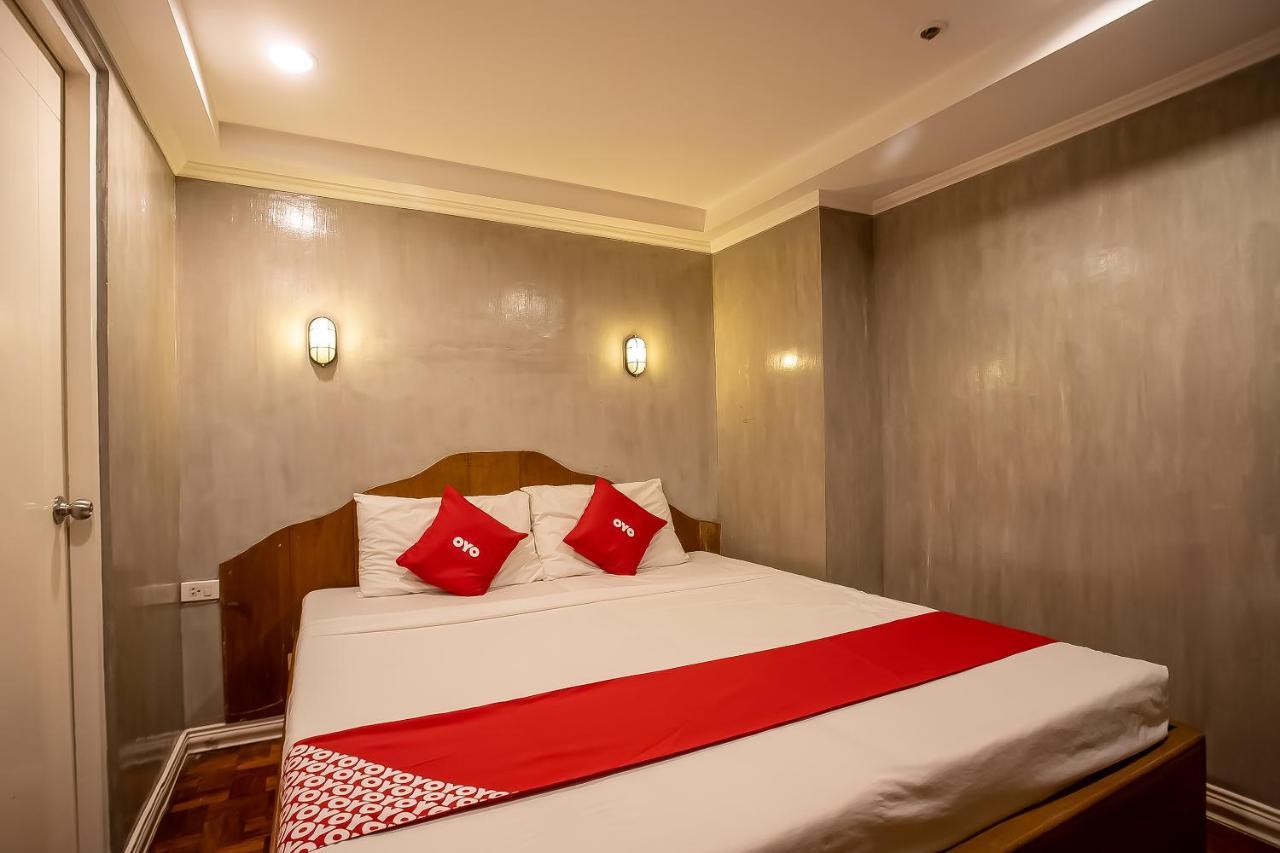 Oyo 821 Connector Hostel 马卡蒂 外观 照片