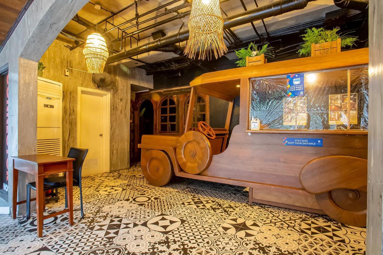 Oyo 821 Connector Hostel 马卡蒂 外观 照片