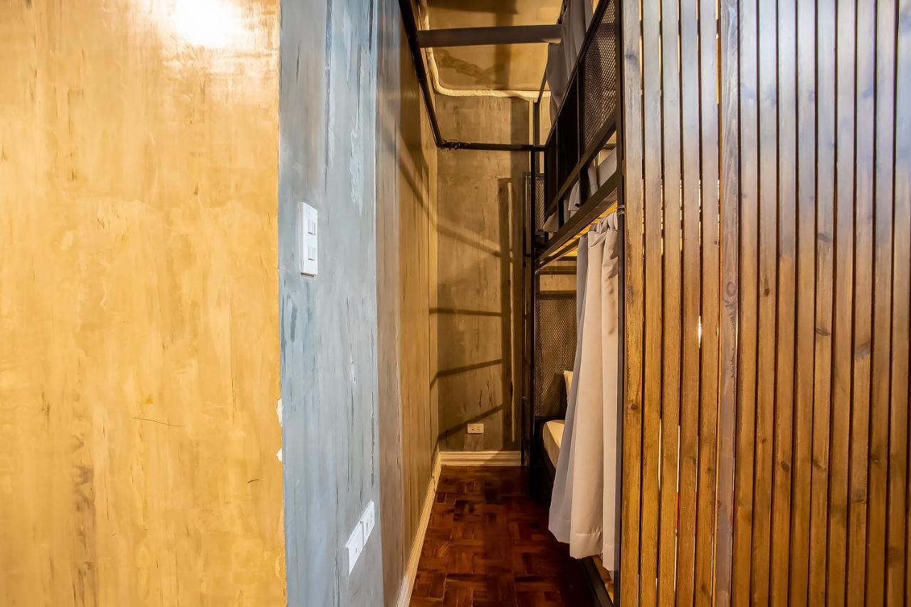 Oyo 821 Connector Hostel 马卡蒂 外观 照片