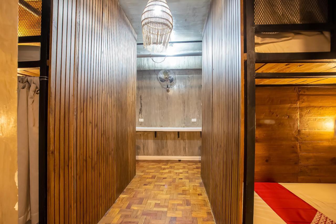 Oyo 821 Connector Hostel 马卡蒂 外观 照片