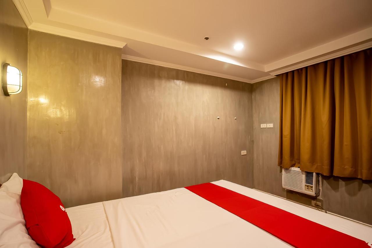 Oyo 821 Connector Hostel 马卡蒂 外观 照片